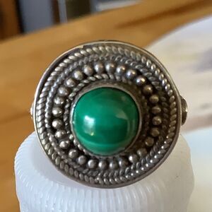 𝅺sterling SILVER 925 MALAHITE RING  SIZE US 8.25​